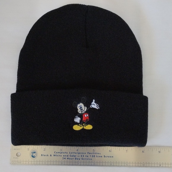 Disney Black Mickey Mouse Beanie Hat Embroidered Mickey Design - Picture 10 of 11